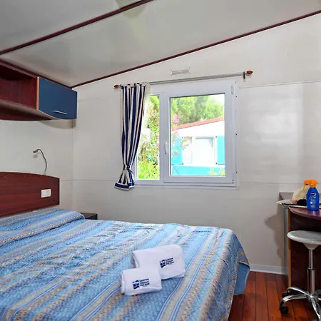 Mobilehomes In 41949 *